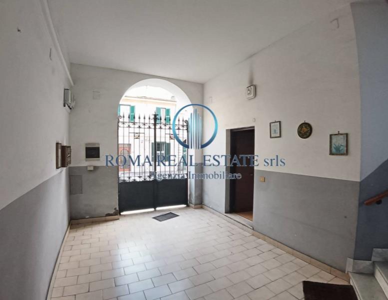 appartamento in vendita a Roma in zona Tuscolano