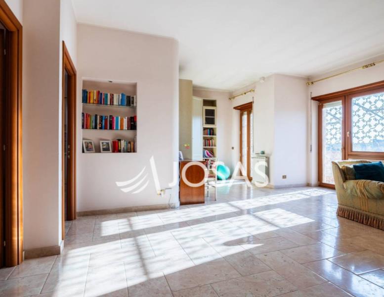 appartamento in vendita a Roma in zona Ostia