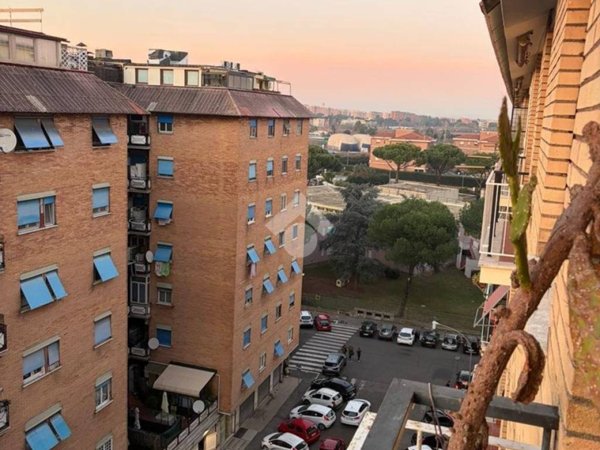 appartamento in vendita a Roma in zona Tuscolano