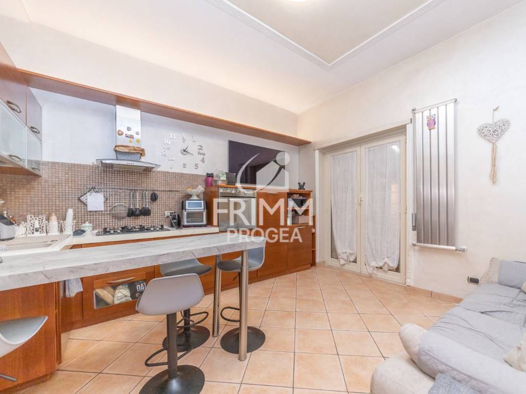appartamento in vendita a Roma in zona Appio Latino