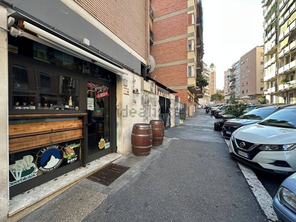 locale commerciale in vendita a Roma in zona Gianicolense