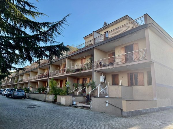 casa indipendente in vendita a Roma in zona Casal Morena