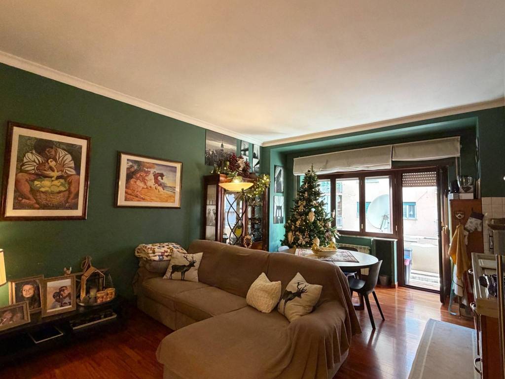 appartamento in vendita a Roma in zona Appio Latino