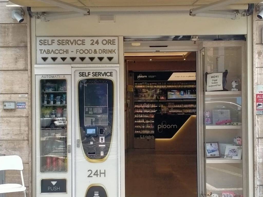 negozio in vendita a Roma in zona Ostiense