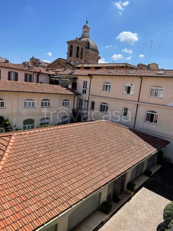 appartamento in vendita a Roma in zona Rione Monti/Campitelli