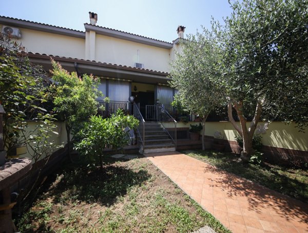 casa indipendente in vendita a Roma in zona Castelverde