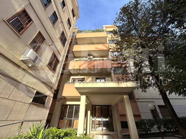 appartamento in vendita a Roma in zona Ardeatino
