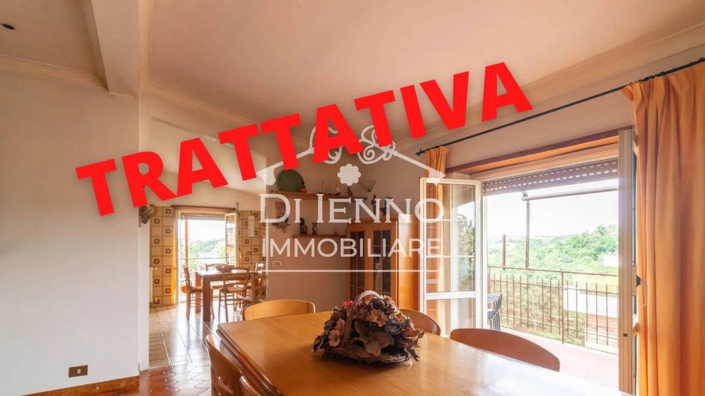 appartamento in vendita a Roma in zona Valle Muricana