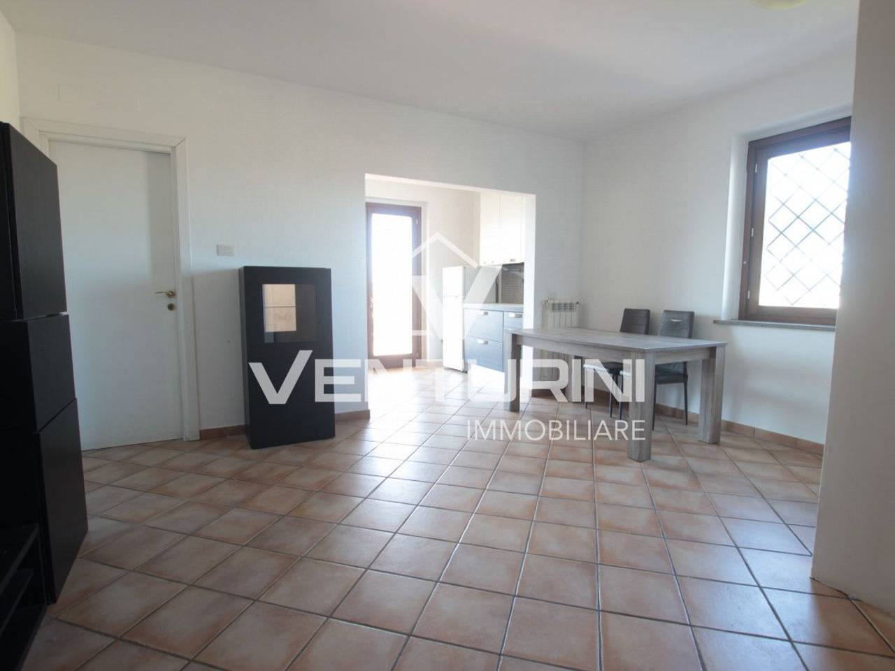 appartamento in vendita a Roma in zona Valle Muricana