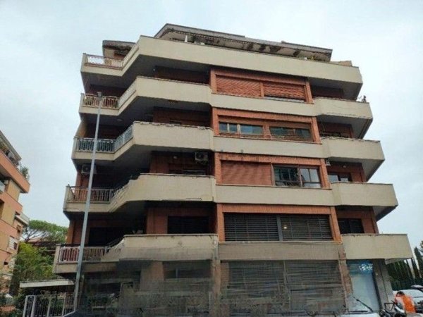 appartamento in vendita a Roma in zona Ardeatino