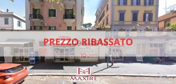 locale commerciale in vendita a Roma
