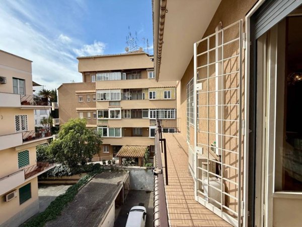appartamento in vendita a Roma in zona Tor di Quinto