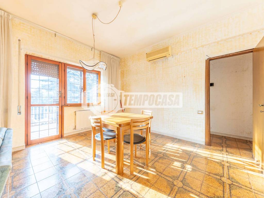appartamento in vendita a Roma in zona Casal Morena
