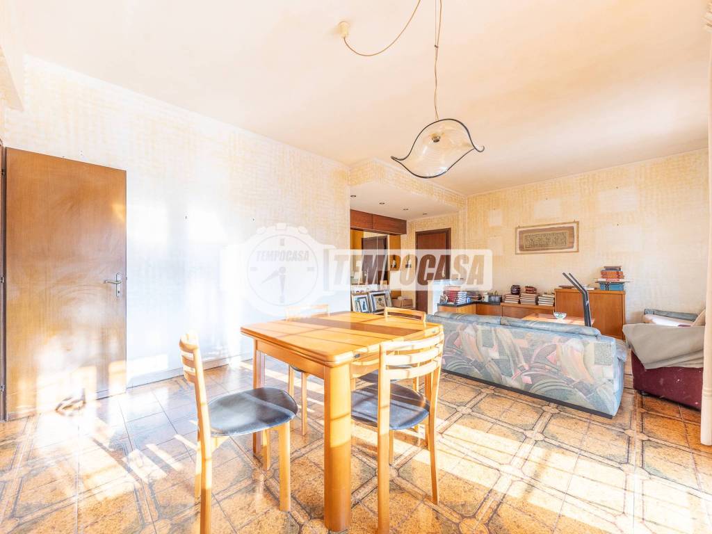 appartamento in vendita a Roma in zona Casal Morena