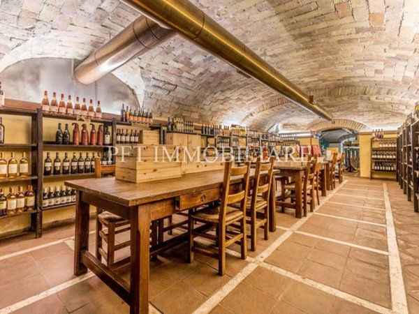 negozio in vendita a Roma in zona Ostiense