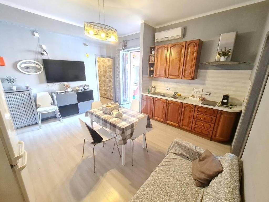 appartamento in vendita a Roma in zona Ostiense