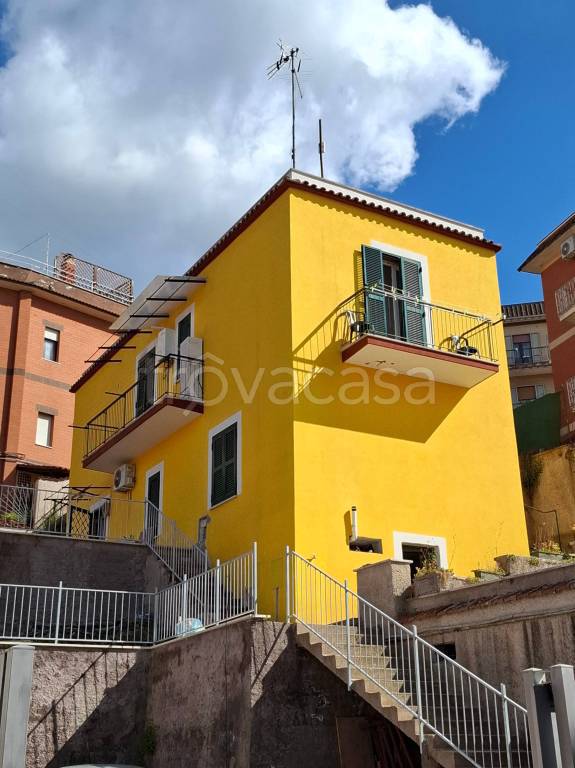 casa indipendente in vendita a Roma in zona Labaro