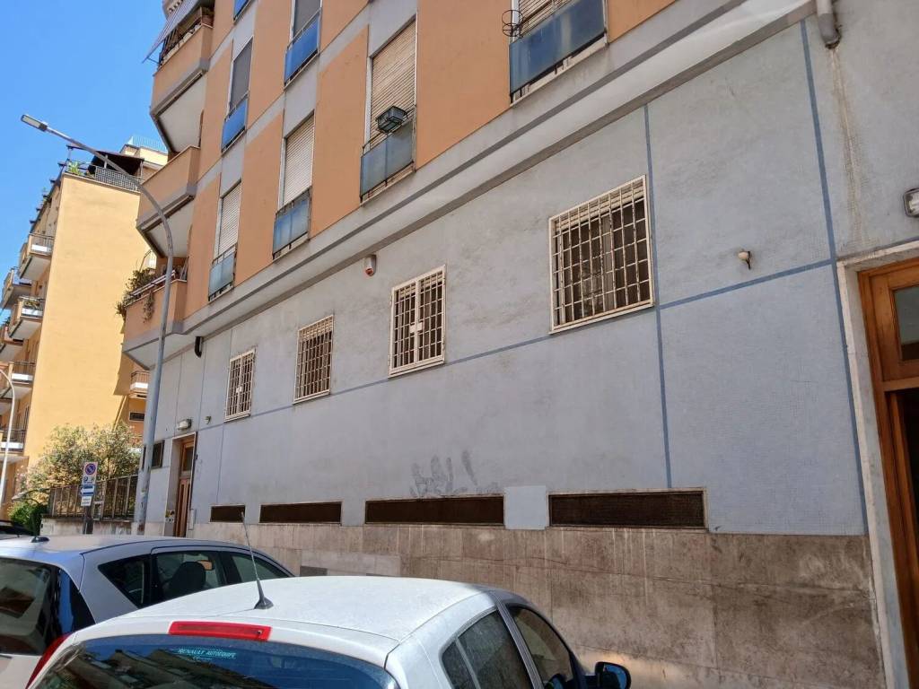 appartamento in vendita a Roma in zona Ardeatino