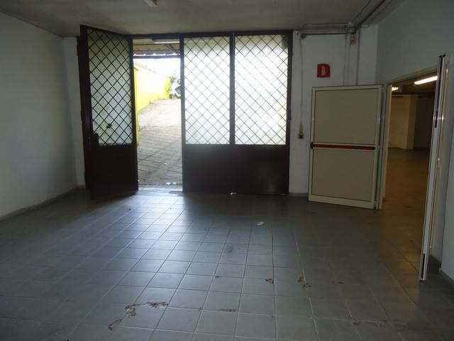 negozio in vendita a Roma in zona Romanina