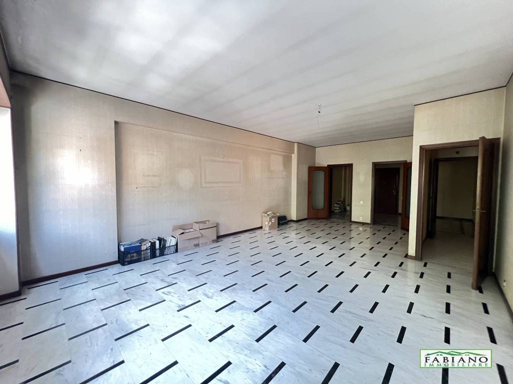 appartamento in vendita a Roma in zona Appio Latino