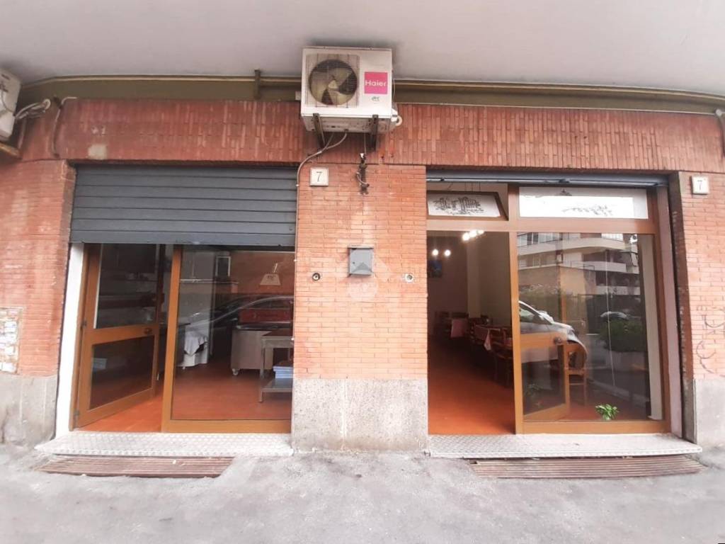 negozio in vendita a Roma in zona Portuense