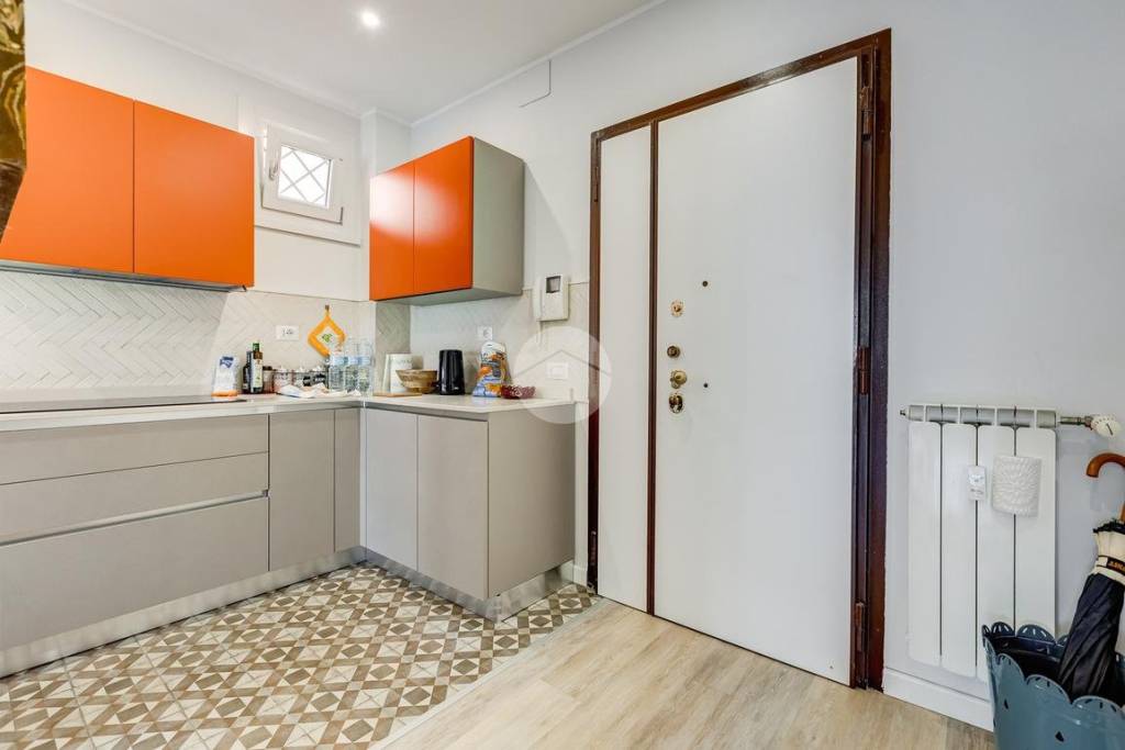 appartamento in vendita a Roma in zona Appio Latino