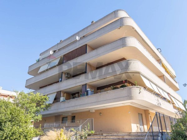 appartamento in vendita a Roma in zona Ponte di Nona