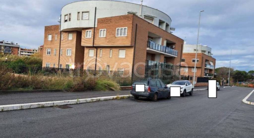 appartamento in vendita a Roma in zona Ponte di Nona