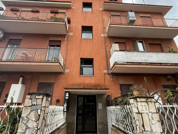 appartamento in vendita a Roma in zona Tomba di Nerone