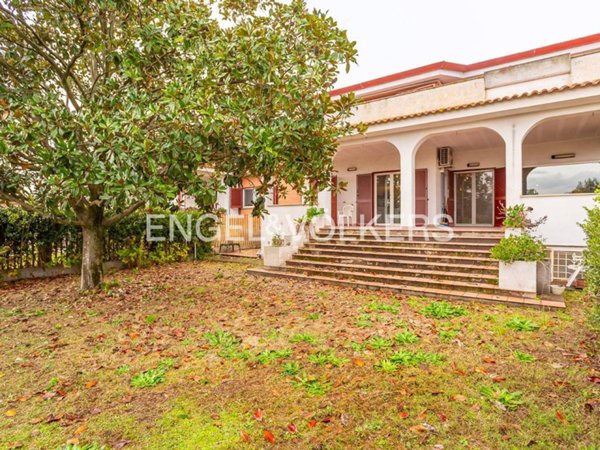 casa indipendente in vendita a Roma in zona Castel di Leva