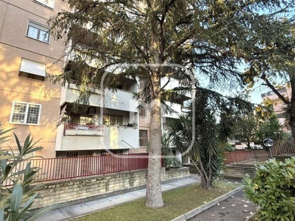 appartamento in vendita a Roma in zona Giuliano Dalmata