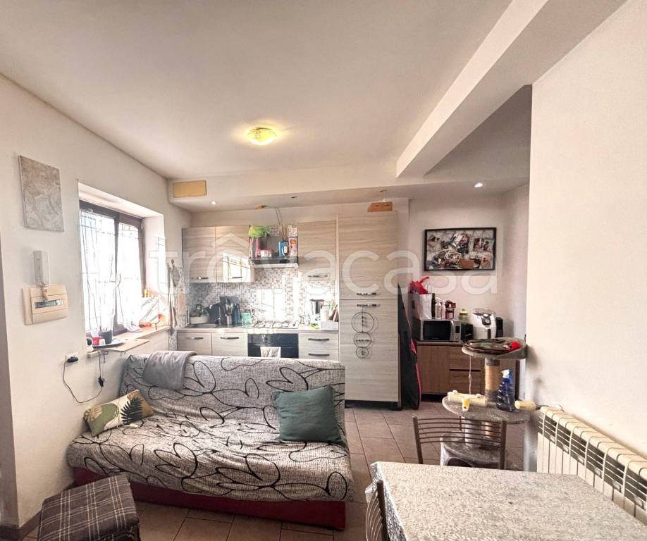 appartamento in vendita a Roma in zona Valle Muricana