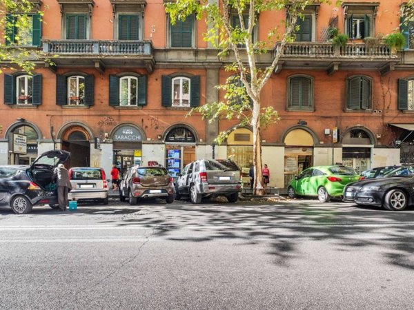 negozio in vendita a Roma in zona Esquilino