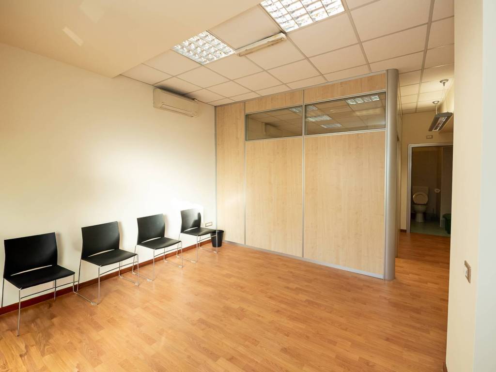 negozio in vendita a Roma in zona Collatino