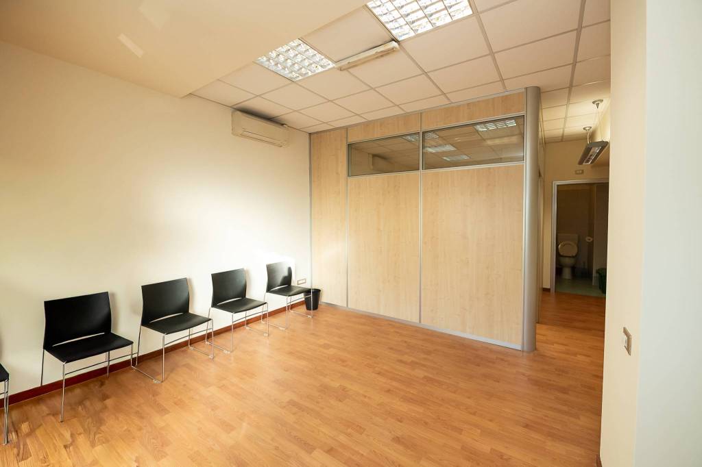 locale commerciale in vendita a Roma in zona Collatino