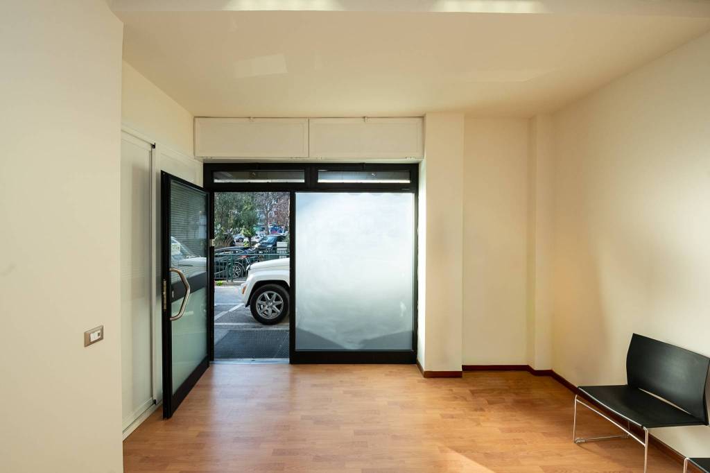 negozio in vendita a Roma in zona Collatino