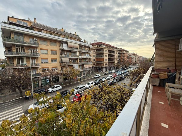 appartamento in vendita a Roma in zona Ostia