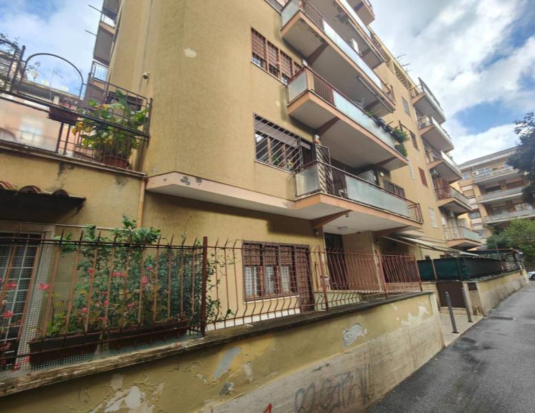 appartamento in vendita a Roma in zona Tor di Quinto
