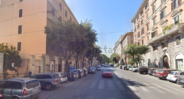 locale commerciale in vendita a Roma in zona Esquilino