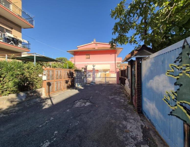 appartamento in vendita a Roma in zona Massimina/Casal Lumbroso