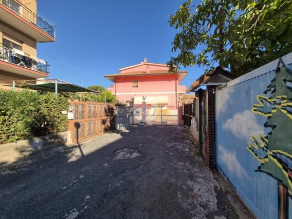 appartamento in vendita a Roma in zona Massimina/Casal Lumbroso