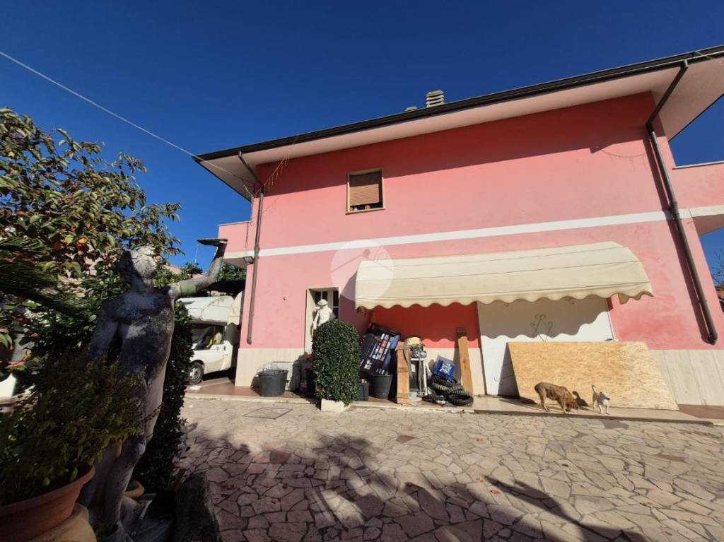 appartamento in vendita a Roma in zona Massimina/Casal Lumbroso