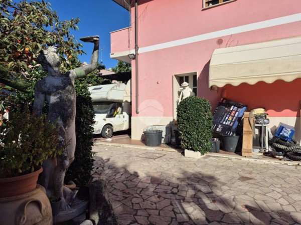 appartamento in vendita a Roma in zona Massimina/Casal Lumbroso