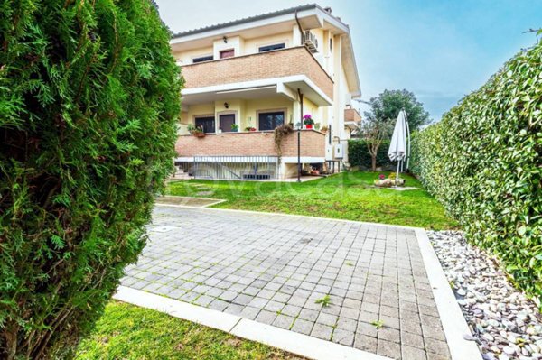 appartamento in vendita a Roma in zona Portuense