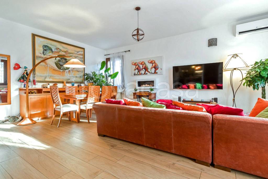 casa indipendente in vendita a Roma in zona Infernetto