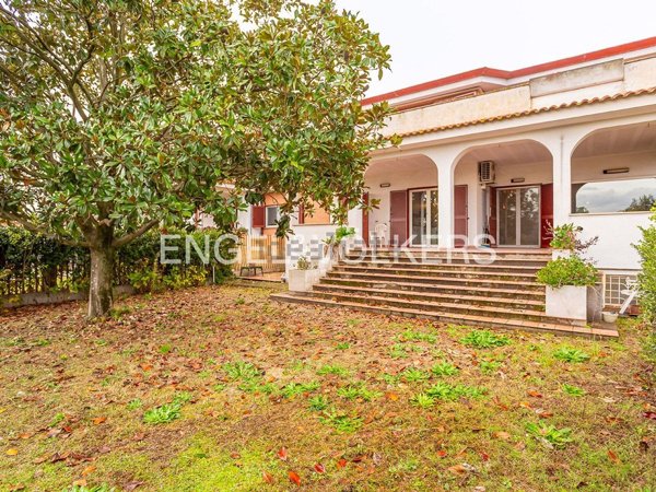 casa indipendente in vendita a Roma in zona Castel di Leva