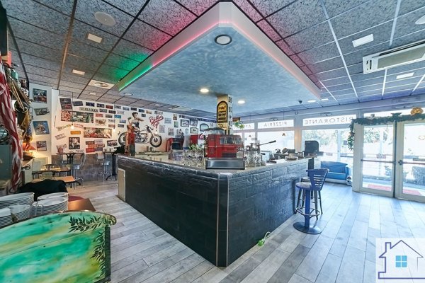 negozio in vendita a Roma in zona Portuense