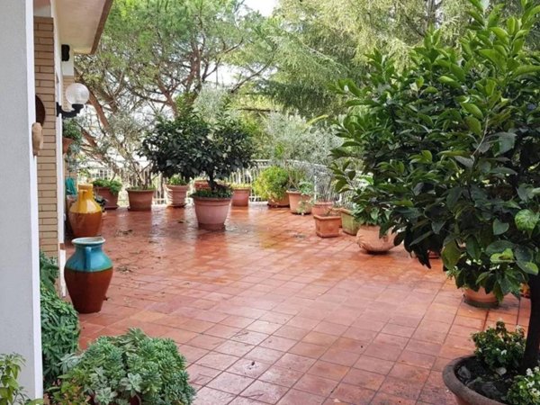 appartamento in vendita a Roma in zona Tor di Quinto