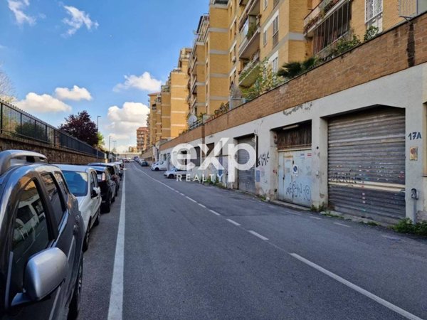 locale di sgombero in vendita a Roma