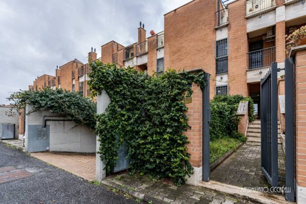 casa indipendente in vendita a Roma in zona Ponte di Nona